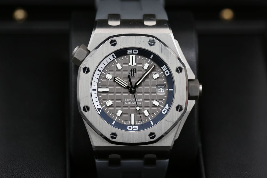 Audemars Piguet Royal Oak Offshore 15720ST.OO.A009CA.01